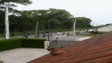 Imagini de o violență incredibilă în centrul pentru migranți din Calais (VIDEO)