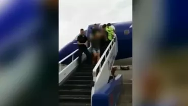 INCIDENT la bordul unei aeronave: Doi bărbați BEȚI, dați joi din avionul de pe cursa „Chișinău-Istanbul” (VIDEO)
