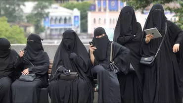 Belgia: Interdicția vălului niqab în public, validată de CEDO