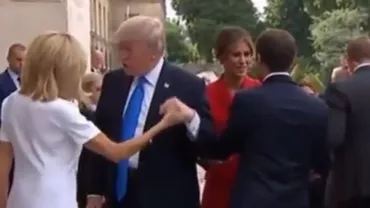 Trump i-a făcut ochi dulci lui Brigitte Macron: Ești într-o formă atât de bună! (VIDEO)