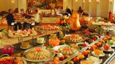 Atenție, turiști! Ce manevre se fac în pachetele all inclusive pe litoral. AFLAȚI CE MĂNÂNCAȚI!!!