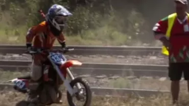 Un tânăr pilot moldovean de motocross a decedat în timpul unei curse