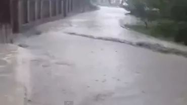Vreme EXTREMĂ! Ploi TORENȚIALE pe Valea Prahovei. DN1, sub ape (VIDEO)