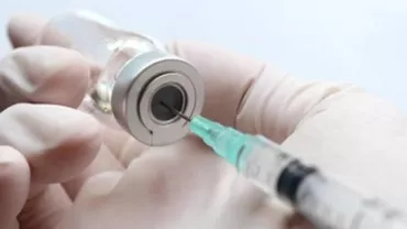 Un fost ministru vrea să le închidă gura celor care nu sunt de acord cu imunizarea: „Opinia” anti-vaccin trebuie interzisă prin lege