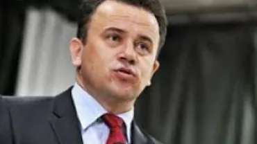 Tudose spune că este o glumă, Pop face anunțul: Manualul de educație fizică este aprobat