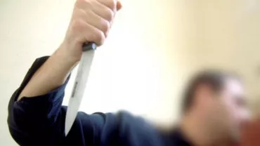 Două femei,  ÎNJUNGHIATE într-o piaţă. Una dintre ele a MURIT la spital (FOTO)