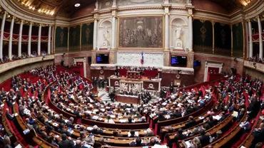 Parlamentul francez a adoptat legea cu privire la asanarea morală a vieții politice