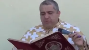 Un preot a înjunghiat un bătrân în plină stradă