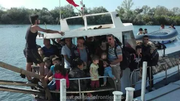 VIN ȘI LA NOI! Zeci de REFUGIAȚI irakieni, interceptați în apropiere de Mangalia (VIDEO)