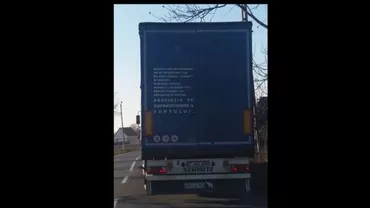 VIRALUL ZILEI! Mesaj cu dedicație pentru parlamentari, postat pe un TIR: Scuzați-mă. Mă grăbesc! Muncesc pentru pensiile a 588 de hoți, corupți, penali (FOTO)