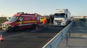 Accident cumplit la Arad: Doi oameni au murit după ce două TIR-uri s-au ciocnit (VIDEO)