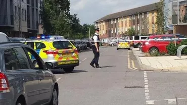 PANICĂ în Marea Britanie! Pachet suspect pe strada Romford / UPDATE: Alerta s-a dovedit a fi falsă (VIDEO)