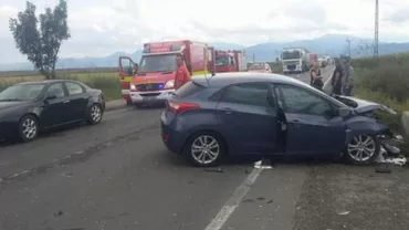 GRAV ACCIDENT pe un drum național: Mai multe mașini și un TIR sunt implicate, circulația e BLOCATĂ