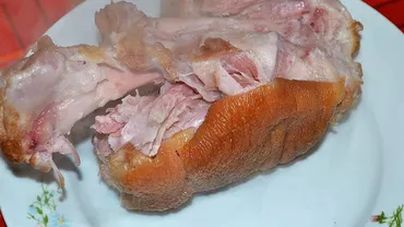 Ce a găsit un român în ciolanul afumat pe care l-a cumpărat de la supermarket