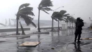 Peste America se DEZLĂNȚUIE cel mai mare URAGAN din ultimul deceniu: Mai multe orașe evacuate. Câmpurile petrolifere în pericol!