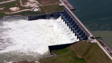 Stare de alertă în Texas: A fost detectată o scurgere la principalul baraj din Houston (FOTO, VIDEO)