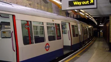 Londra: Stație de metrou evuacuată după o explozie
