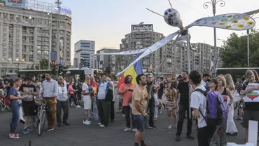 Noi manifestări în București: Sute de oameni protestează în fața Guvernului (FOTO)