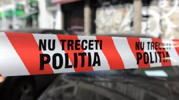 Un bătrân de 79 de ani a căzut de la balconul blocului în care locuia