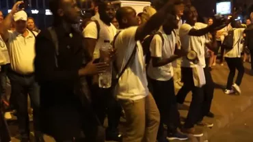 „Hakuna Matata” pe străzile din Iași: Africanii care au participat la Întâlnirea Tinerilor Ortodocși au făcut ATMOSFERĂ (VIDEO)