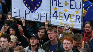 Protest cu zeci de mii de persoane la Londra. Brexit-ul i-a scos pe oameni în stradă
