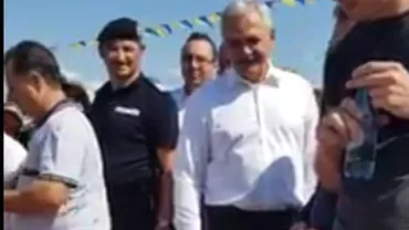 "Nu servim politicienii!" Dragnea, "umilit" la Ţebea: "E greu să citim?" (VIDEO)