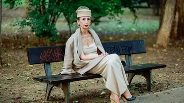 Viralul zilei! Povestea cutremurătoare a doamnei elegante din Capitală, care a iscat furtună pe Internet