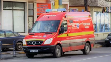Un copil de 2 ani a supraviețuit unei căderi de la etajul 5: "S-a ridicat în picioare imediat"