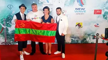 Noaptea minții: Interpreţi moldoveni, cu drapelul Transnistriei la un concurs din Rusia. Dodon: „Vă mulţumesc că reprezentaţi ţara cu demnitate“