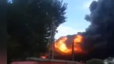 Incendiu devastatator la Orăștie: Pompieri din trei județe s-au luptat 20 de ore cu flăcările (VIDEO)