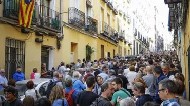 Sute de persoane au asistat la Madrid la o reuniune în susținerea referendumului asupra independenței Cataloniei