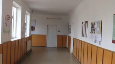 Elev de clasa a 12-a, BĂTUT CRUNT de 3 indivizi, după ce a refuzat avansurile unei colege de clasă