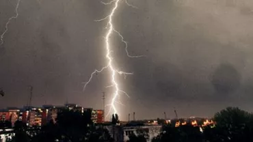 APEL către bucureșteni: Care sunt zonele de risc pe timp de furtună în Capitală