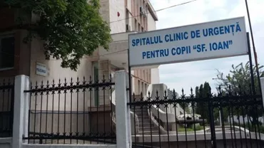 Galați: Fetiță de un an și nouă luni, bătută frecvent de mama ei și concubinul acesteia. Cei doi au fost reținuți