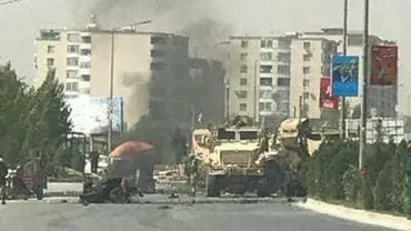 Atac SINUCIGAȘ asupra un convoi NATO în Afganistan: Mai multi civili au fost răniți (FOTO)