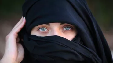Vălul islamic INTERZIS! Sancțiuni dure față de femeile care îl vor purta