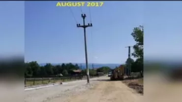 Banii trec, stâlpul rămâne: Bătaie de joc la Câmpulung Muscel, unde un stâlp a fost montat în mijlocul șoselei. Cât a costat asfaltarea