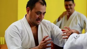 Mirel Palada regretă că jandarmii n-au intervenit cu pumnii și bastoanele împotriva protestatarilor din Piața Victoriei, la fel ca în Catalonia