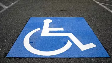 Bolid de lux, parcat pe locurile pentru persoanele cu handicap: Reacția halucinantă a Poliției locale (FOTO)