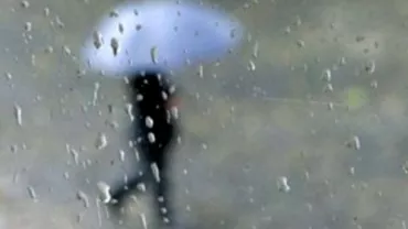 COD PORTOCALIU DE FENOMENE EXTREME. Meteorologi: Jumătate de ţară, lovită de PLOI şi NINSORI (Vezi AICI HARTA)