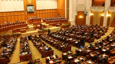 Femeia de serviciu și liftierul din Parlament iau pensii speciale. Cât de aberante au devenit privilegiile votate de aleși (VIDEO)