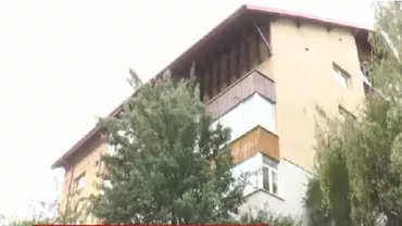 Panică la Brașov: Familii, evacuate de urgență dintr-un bloc ce riscă să se prăbușească (VIDEO)
