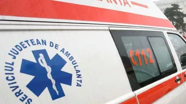 Clipe de groază pentru un echipaj de salvatori: S-au baricadat în ambulanță, după ce au fost amenințați cu cuțitul 