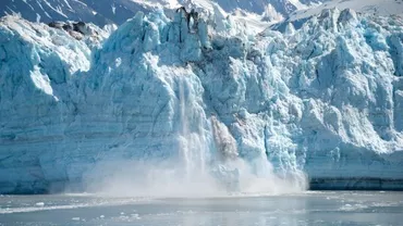 O zonă fascinantă care a stat ascunsă timp de 120.000 de ani, descoperită sub aisbergul masiv din Antarctica