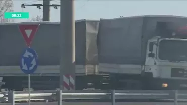 ABSURDISTAN: Un nou STÂLP montat în mijlocul drumului! Primăria Caracal vă dorește Electrocutare plăcută!  (FOTO)