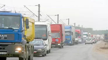 Accident pe Centura Capitalei: O ambulanță, un microbuz și un autoturism au fost implicate