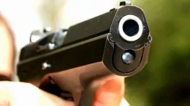 Părintele pistolar: Un preot din Iași a tras mai multe focuri de armă după slujbă (VIDEO)