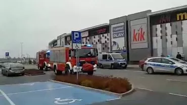 Atac într-un centru comercial: Opt persoane au fost înjunghiate 