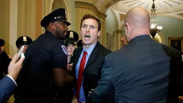 Incident de securitate grav! Donald Trump a fost atacat cu steaguri ale Rusiei (FOTO și VIDEO)