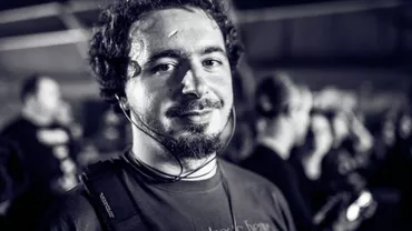 “Singura schimbare o văd în oameni”. Un supraviețuitor din Colectiv, analiză a societății la 2 ani de la tragedie